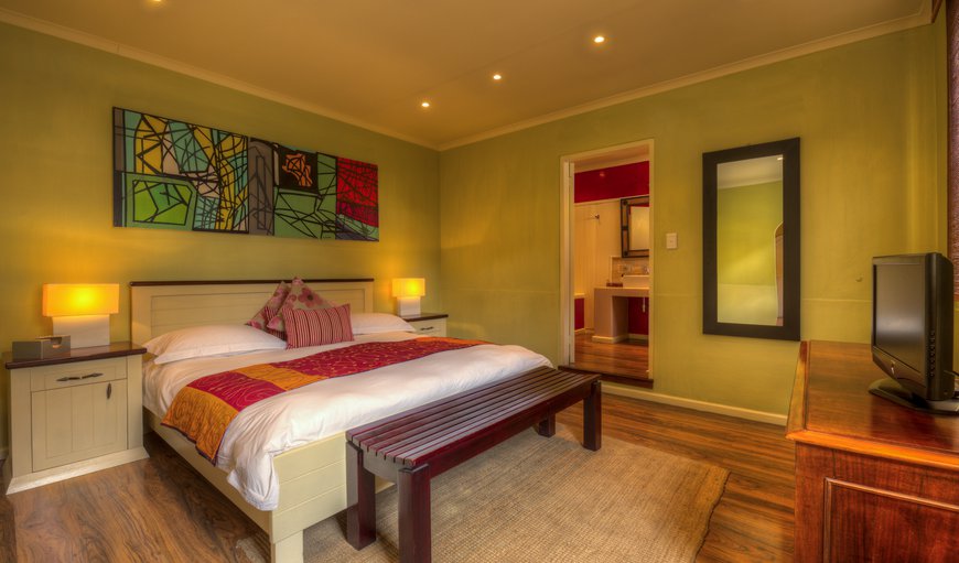 Double Cottage Suite (Lord Nelson): Lord Nelson (King-size bed, private lounge & en-suite bathroom)