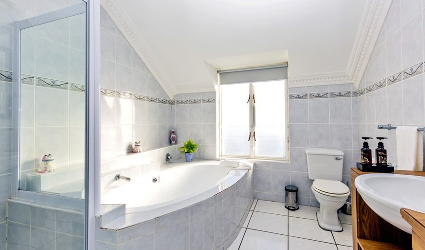 Family Unit: Family unit,3rd Bathroom