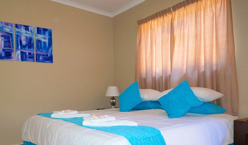 Luxury Double Unit: Luxury Double Unit - Bedroom with a king size bed (or 2 x 3/4 beds)