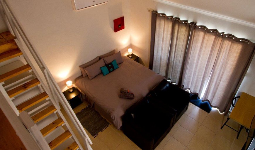 Self-Catering : Open plan with loft, king size bed
