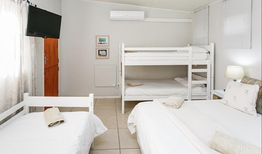 Self-Catering Double + Single + Bunker: Self Catering Double, Single and Bunk Bed