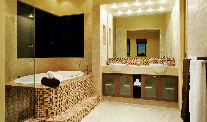 Tented Suites: Luxury en-suite bathroom
