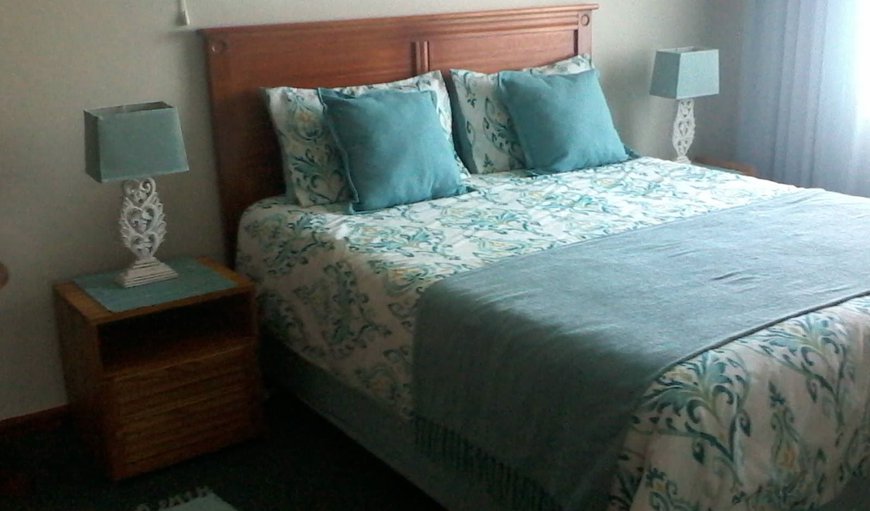 C-Flat: C-Flat: Spacious main bedroom with Queen bed. Lots and lots of built-in wardrobes for him and her!