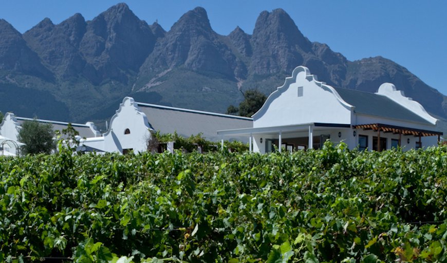 Dunstone Country House at the foot of the mountains