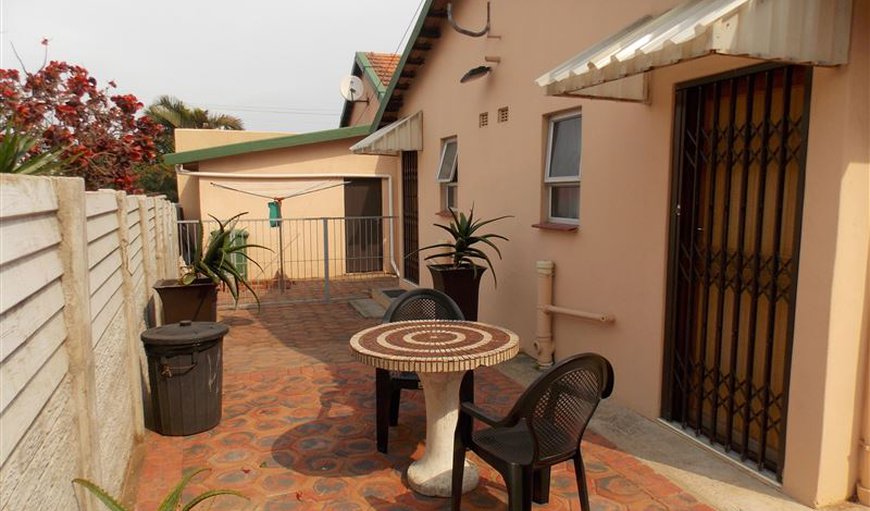 Dolphin Private Unit : Dolphin Private Unit - The unit offers a courtyard with an outdoor dining area.