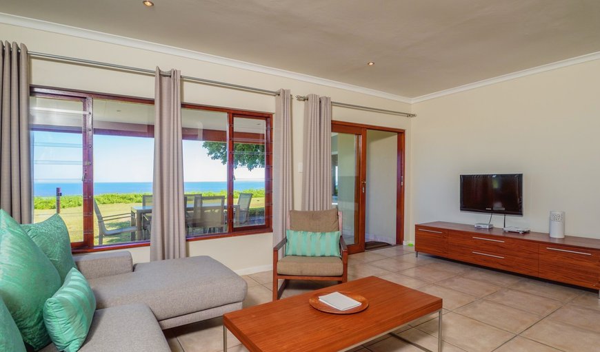 Ocean Front 2 Bedroom Villa: Open Plan Lounge