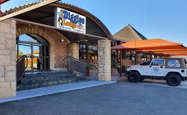 Diggies Lodge & Restaurant image