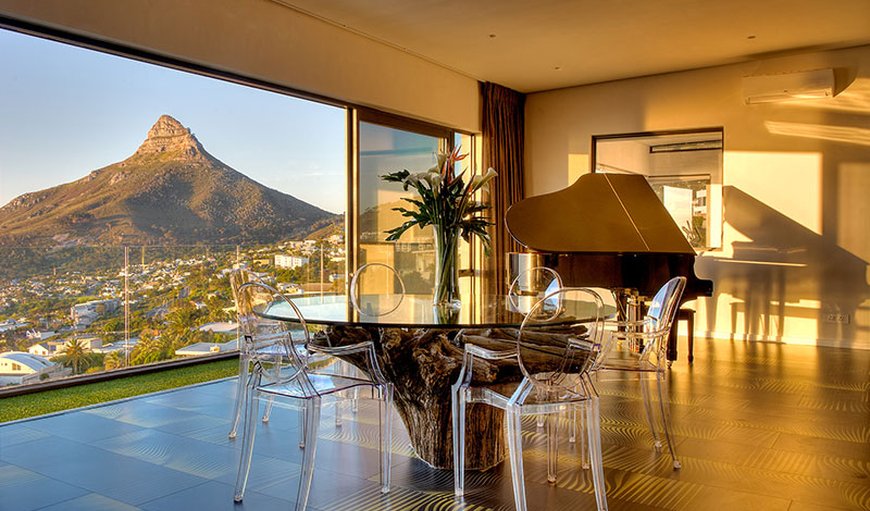 Penthouse: Penthouse - View of Table Mountain
