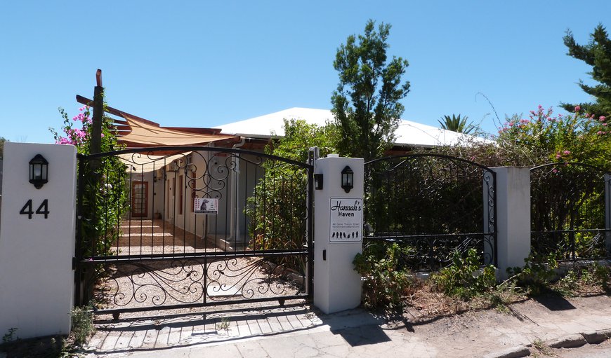secure parking, entrance guesthouse in Beaufort West, Western Cape, South Africa