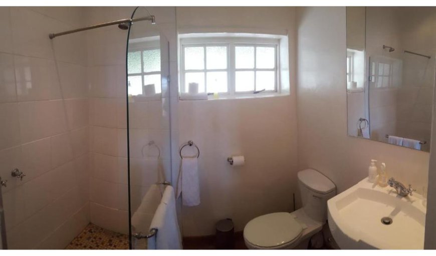 Schuur - Self Catering Option: Standard Double Room Bathrooms