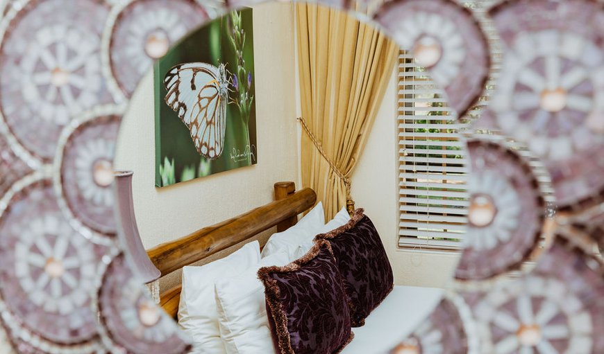 Tropical Boubou Room - This air conditioned room offers a double bed with an en-suite bathroom and a private entrance to the terrace Tropical Boubou Room - This air conditioned room offers a double bed with an en-suite bathroom and a private entrance to the terrace