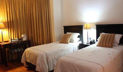 King or Twin: Room 6 - equipped with safe, Tea/coffee, air-conditioner and TV