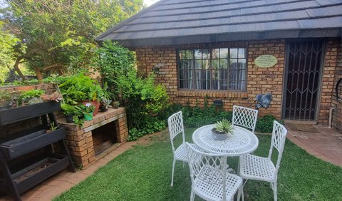 Room 3 with double bed and braai area photo 19