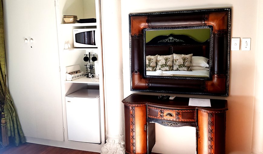 Copper Glaze: Dressing table, Wardrobe with Kitchenette