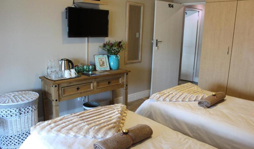 Room 104 with separate bathroom: Suite 104 - Bedroom 