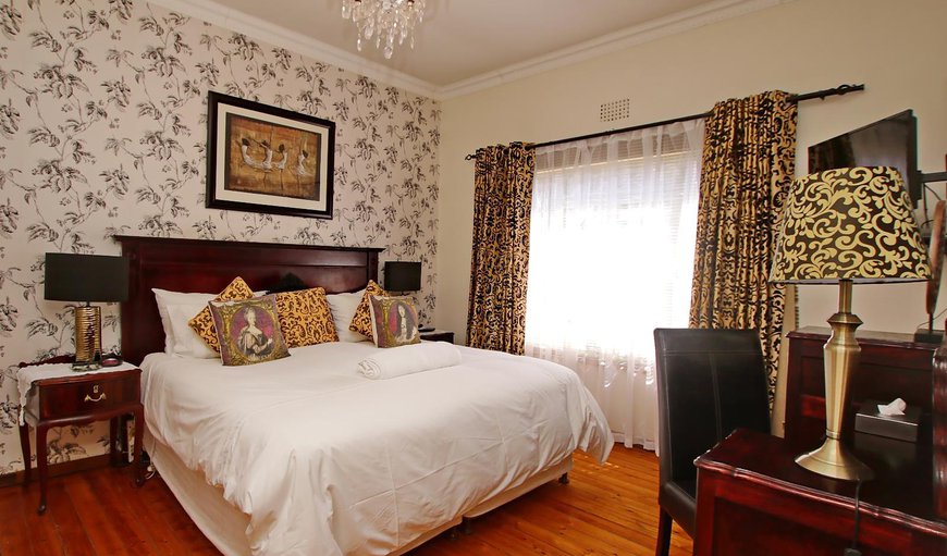 Golden Slumber: Decorative detail