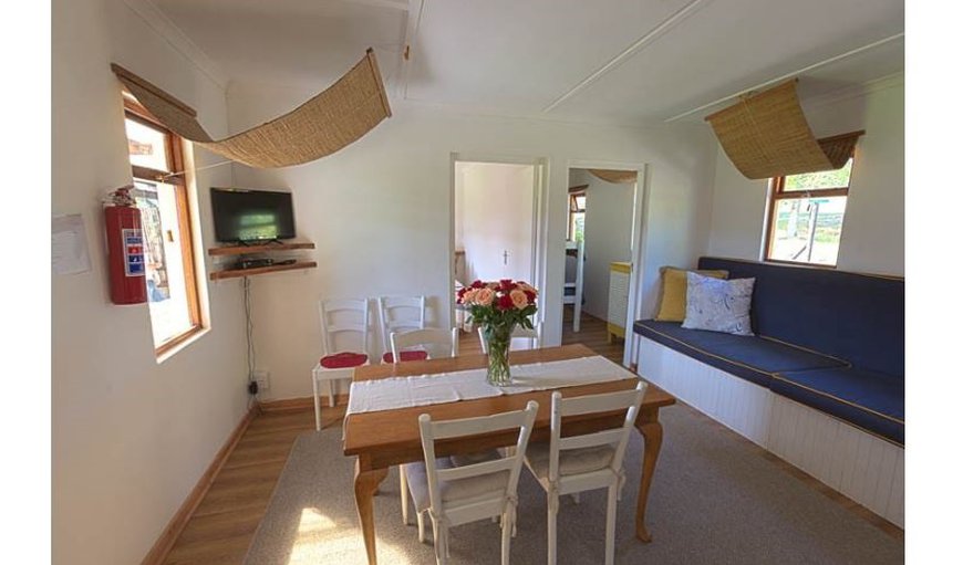Kestrel Cottage: Kestrel Cottage - Lounge and dining area