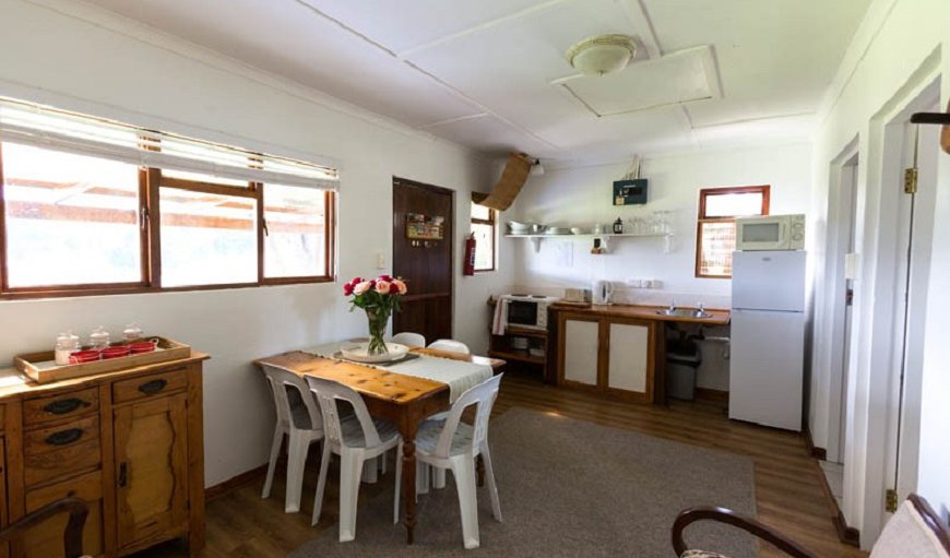 Francolin Cottage: Francolin Cottage - Kitchen and dining area