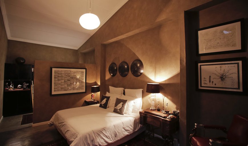 Executive Room Letsatsi: As the name suggests, this room is flooded with sunlight from the huge windows – great for heating up the room during cold winter days! Executive Room Letsatsi: As the name suggests, this room is flooded with sunlight from the huge windows – great for heating up the room during cold winter days!