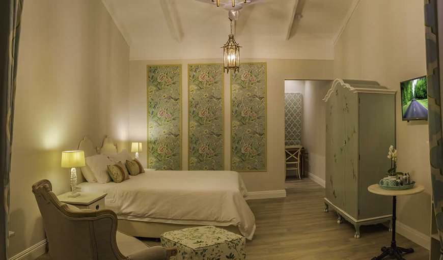 Room 4 Luxury King/Twin: Magnolia Suite.
