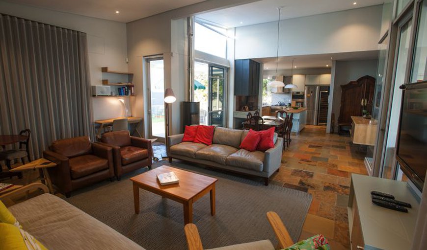Spring Tide - The lounge area is tastefully furnished with comfortable couches and offers a TV and spectacular views. Spring Tide - The lounge area is tastefully furnished with comfortable couches and offers a TV and spectacular views.