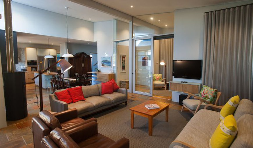 Spring Tide - The lounge area is tastefully furnished with comfortable couches and offers a TV and spectacular views. Spring Tide - The lounge area is tastefully furnished with comfortable couches and offers a TV and spectacular views.