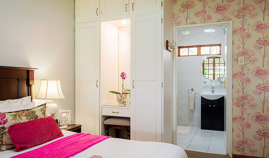 Black Grouse Cottage - The main bedroom consists of a king size bed with plush duvets, electric blankets and thick snuggle rugs. Black Grouse Cottage - The main bedroom consists of a king size bed with plush duvets, electric blankets and thick snuggle rugs.