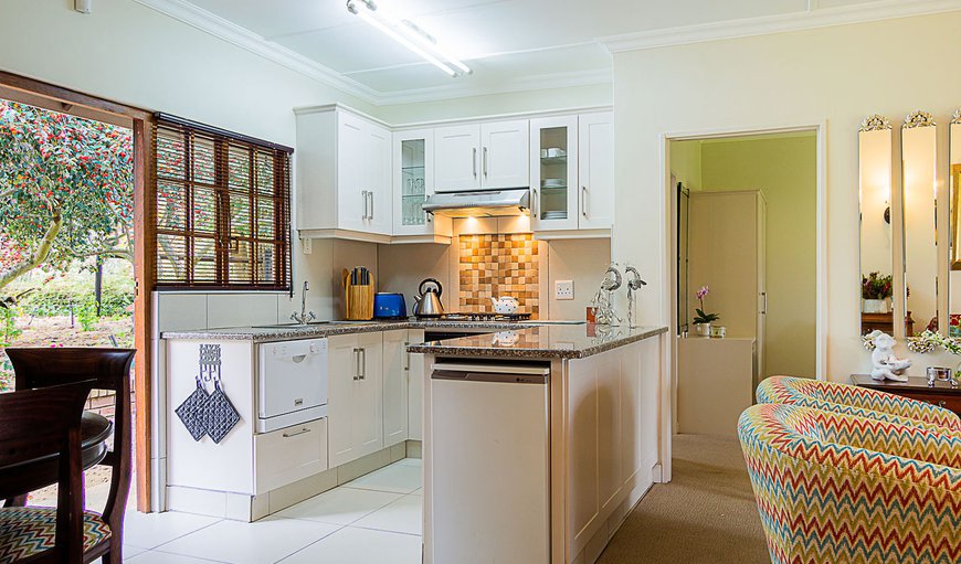 Blue Quail Cottage - The kitchen is fully equipped with a gas hob, electric oven, microwave, bar fridge, kettle, toaster, pots, pans and crockery and cutlery. Blue Quail Cottage - The kitchen is fully equipped with a gas hob, electric oven, microwave, bar fridge, kettle, toaster, pots, pans and crockery and cutlery.
