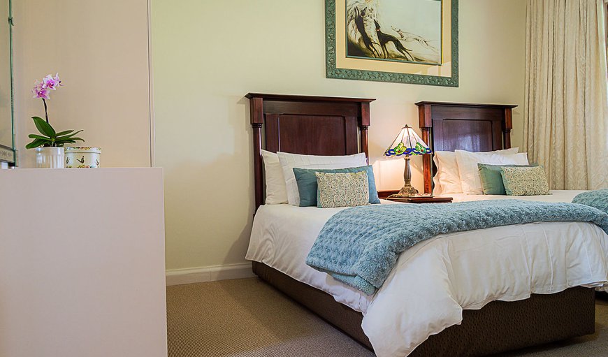 Blue Quail Cottage - The second bedroom has two single beds, that can be converted to a king size bed, if required. Blue Quail Cottage - The second bedroom has two single beds, that can be converted to a king size bed, if required.
