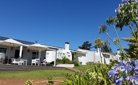 Paul Wallace Wines and Guest Cottages image