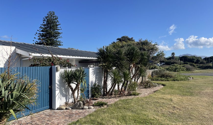 Welcome to Little Arum Cottages in Kommetjie, Cape Town, Western Cape, South Africa