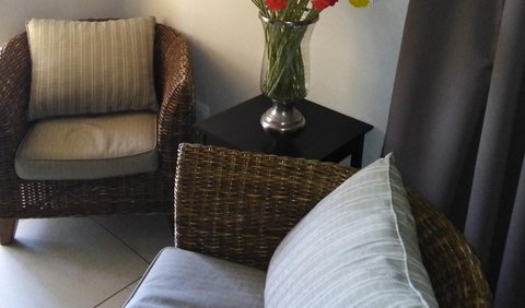 Luxury Garden Cottage (non-river facing): Seating area