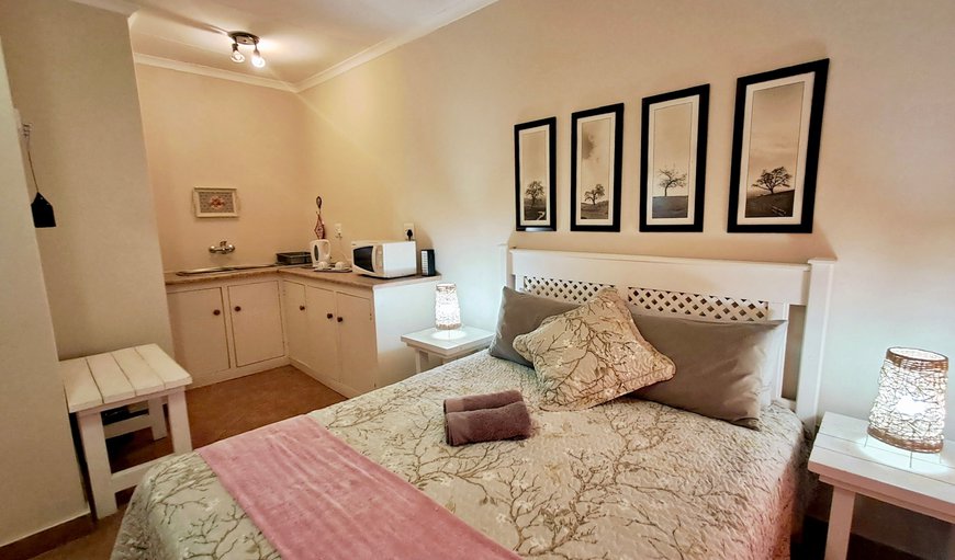 Deluxe studio with shower: Deluxe Studio