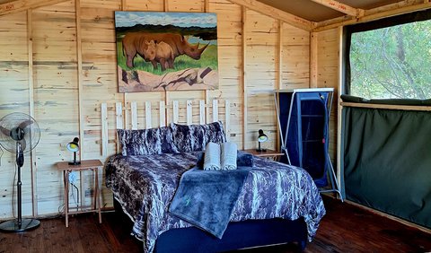 Weeping Boerbean - Huilboerboon: Weeping Boerbean Tent Cabin