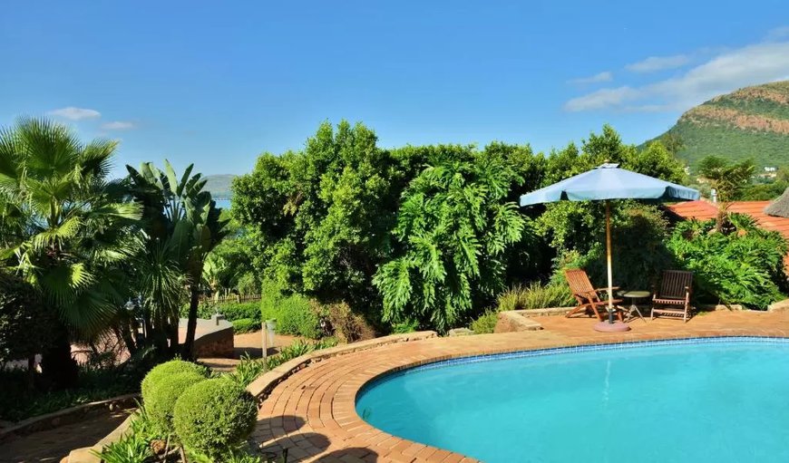Stirling Manor Boutique Guest House features an outdoor swimming pool