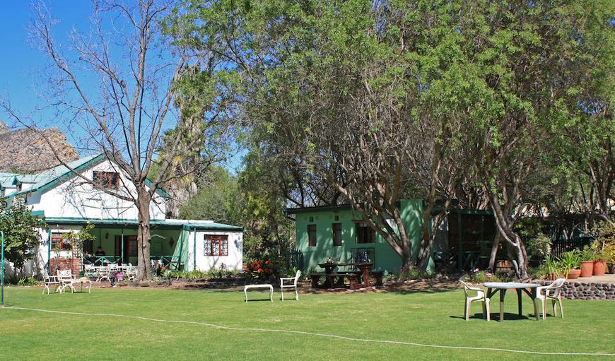 Muskadel Cottage: Front View