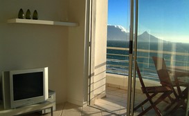 White Sands Beachfront Apartment Cape Town image
