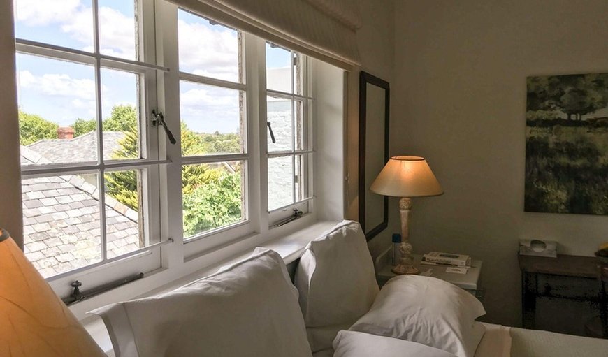 Upstairs room with covered verandah: Upstairs Room with covered verandah