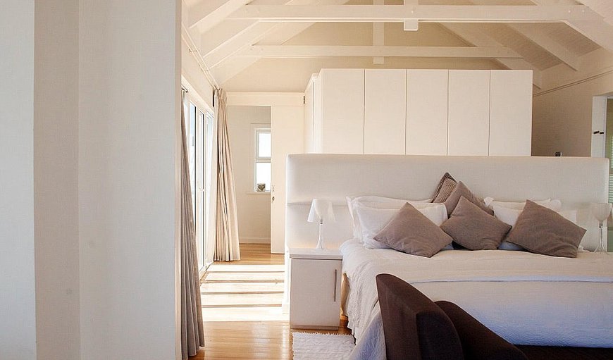 White Sands: Main Bedroom
