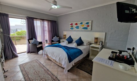 Premium Double Room with  Sea View: Balcony queen room