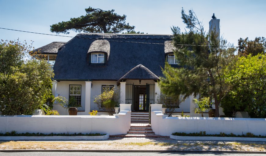 Front view of Howards End Manor B&B