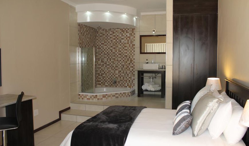 Room 2 Luxury Double Room (Open plan): Honeymoon Suite