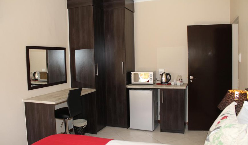 Room 1  Std Double Room: Double or twin room