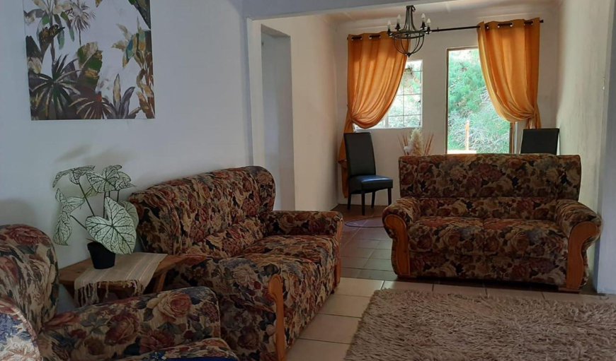 3 Bedroom Self-Catering Cottage: 3 Bedroom Self-Catering Cottage - Lounge area