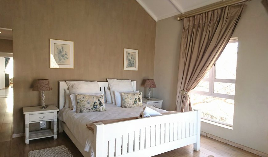 Deluxe King Suite: Deluxe King Suite, King bed, Bathroom with a double shower and bath, Aircon 