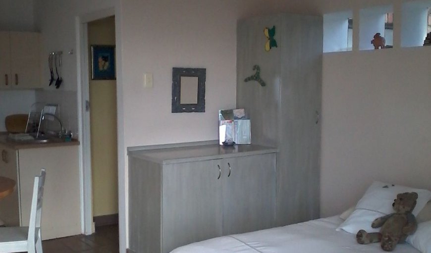 Small Apartment: Smaller room with double bed