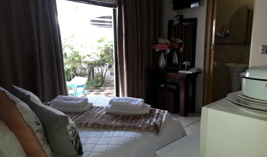 Standard Double Room: Standard Double Room - Bedroom