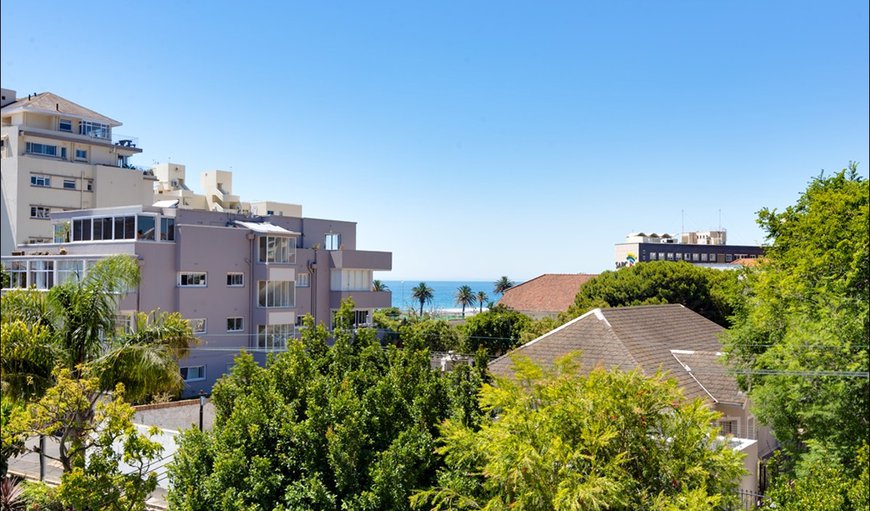 Wisbeach 3 is a one bedroom apartment situated on the top floor, in the heart of Sea Point, Cape Town.