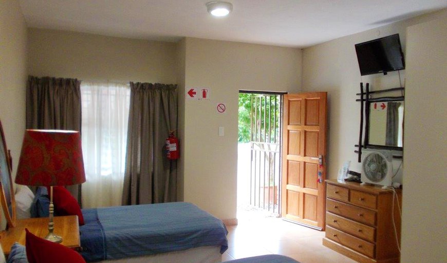 Bachelor Flat 2 (Twin Beds): Bachelor Flat 2 (Twin Beds) - Open plan unit with 2 single beds