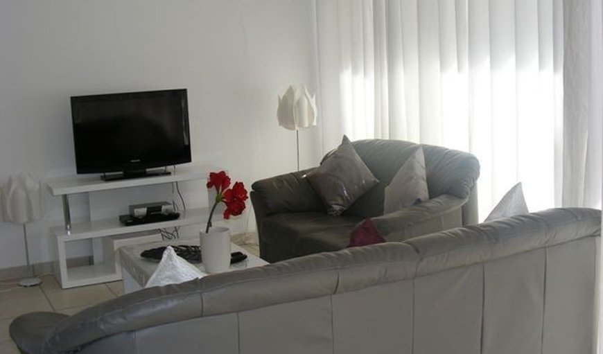 3 Bedroom Self Catering Apartment : Comfortable Lounge / Living Area